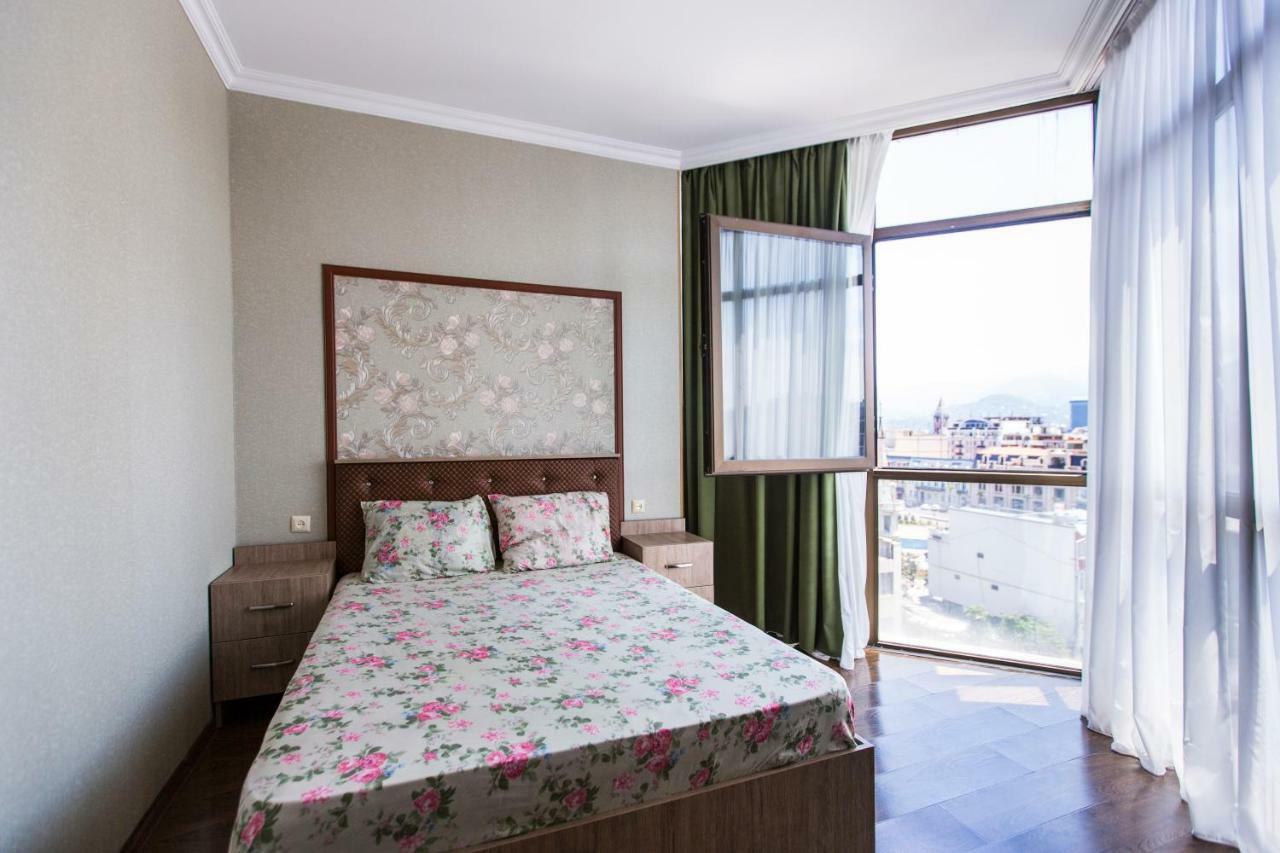 Apartament On Rustaveli Batumi Exterior foto
